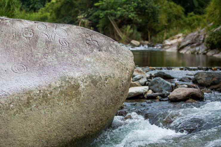 image of the Taino Carvings on La Piedra Escrita