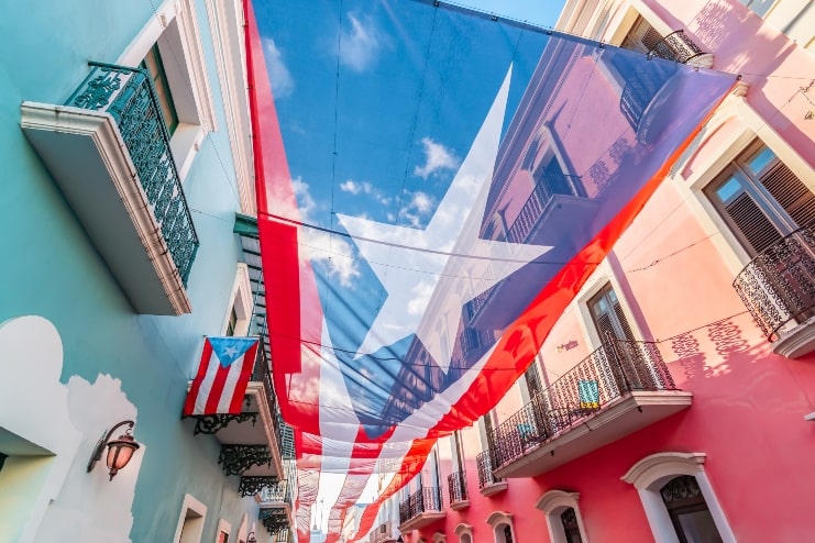 image of a large flag of Puerto Rico