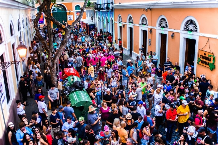 image of crowd of people