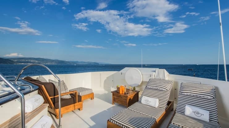 image of jacuzzi and sun decks