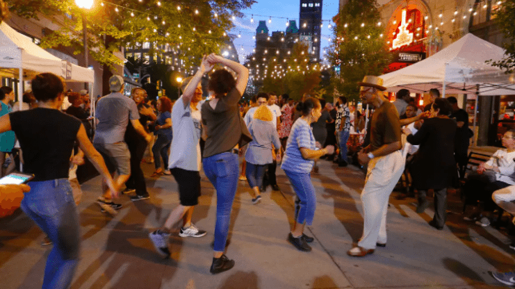 image of people dancing at La Placita in Santurce