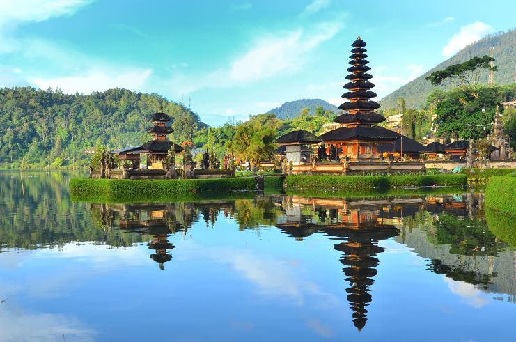 image of Ulun Danu Bratan Temple in Bali